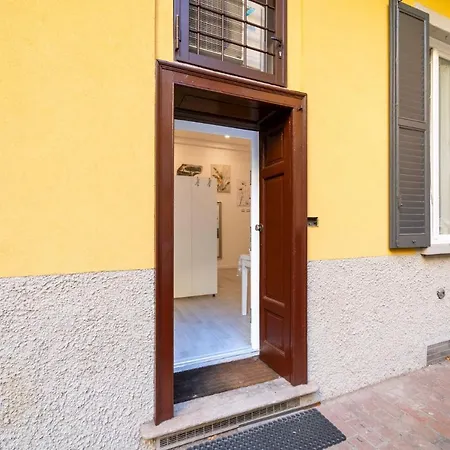 Lägenhet Modern At Via Carloni By Wonderful Italy *