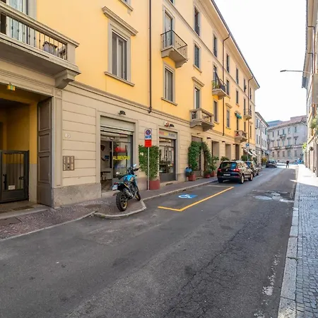 Modern At Via Carloni By Wonderful Italy * Como