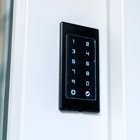 Modern At Via Carloni By Wonderful Italy Lägenhet