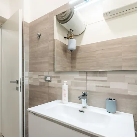 Modern At Via Carloni By Wonderful Italy Apartment Como