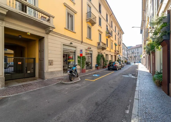 Modern At Via Carloni By Wonderful Italy * Como